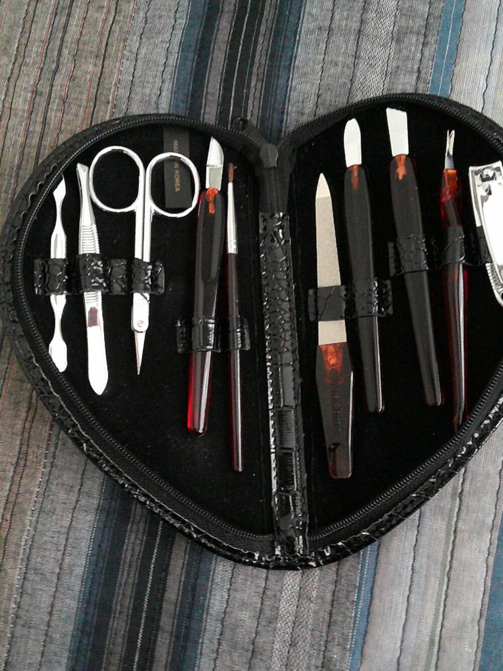 Manicure & Pedicure Travel Kit Black heart Case Clippers Scissors File Tweezers